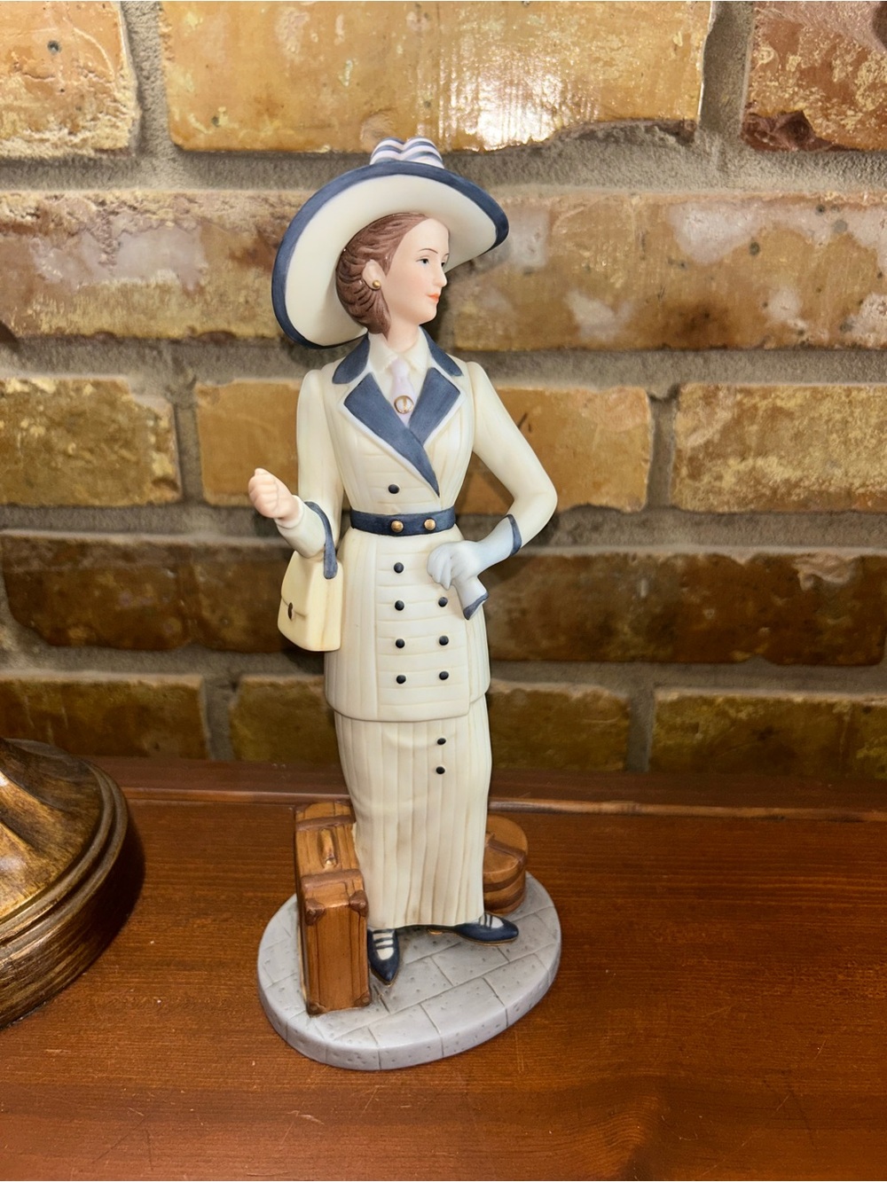 Home Interiors “Bon Voyage” Classic Lady Figurine in Cream and Navy